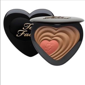 Too Faced Soulmates Carrie & Big Blushing Bronzer